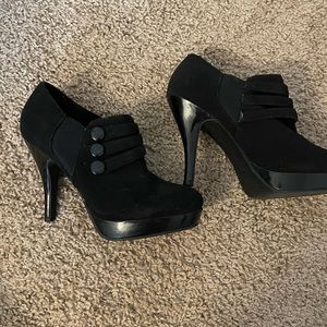 Kenneth Cole Black Booties